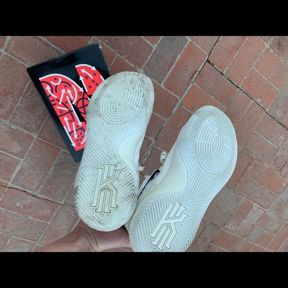 Kyrie 2 - ‘What The’ - Picture 5 of 11